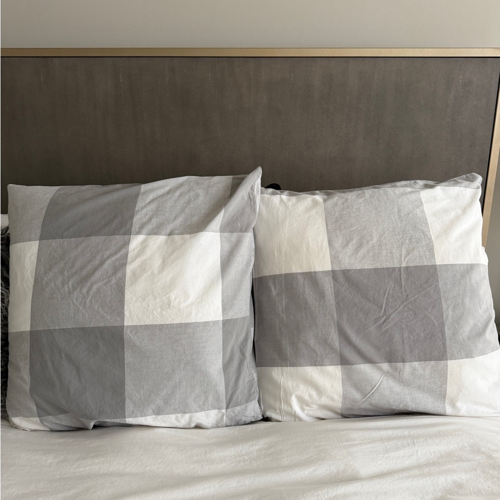 Gray and White Plaid Bedding Set